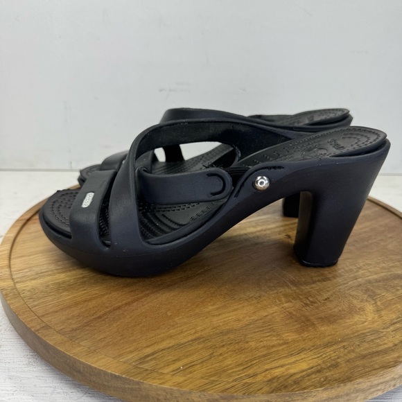 Crocs Cyprus IV Heels Strappy Sandals Women’s Shoes Size 7 US Style 14558 Black - Picture 1 of 9